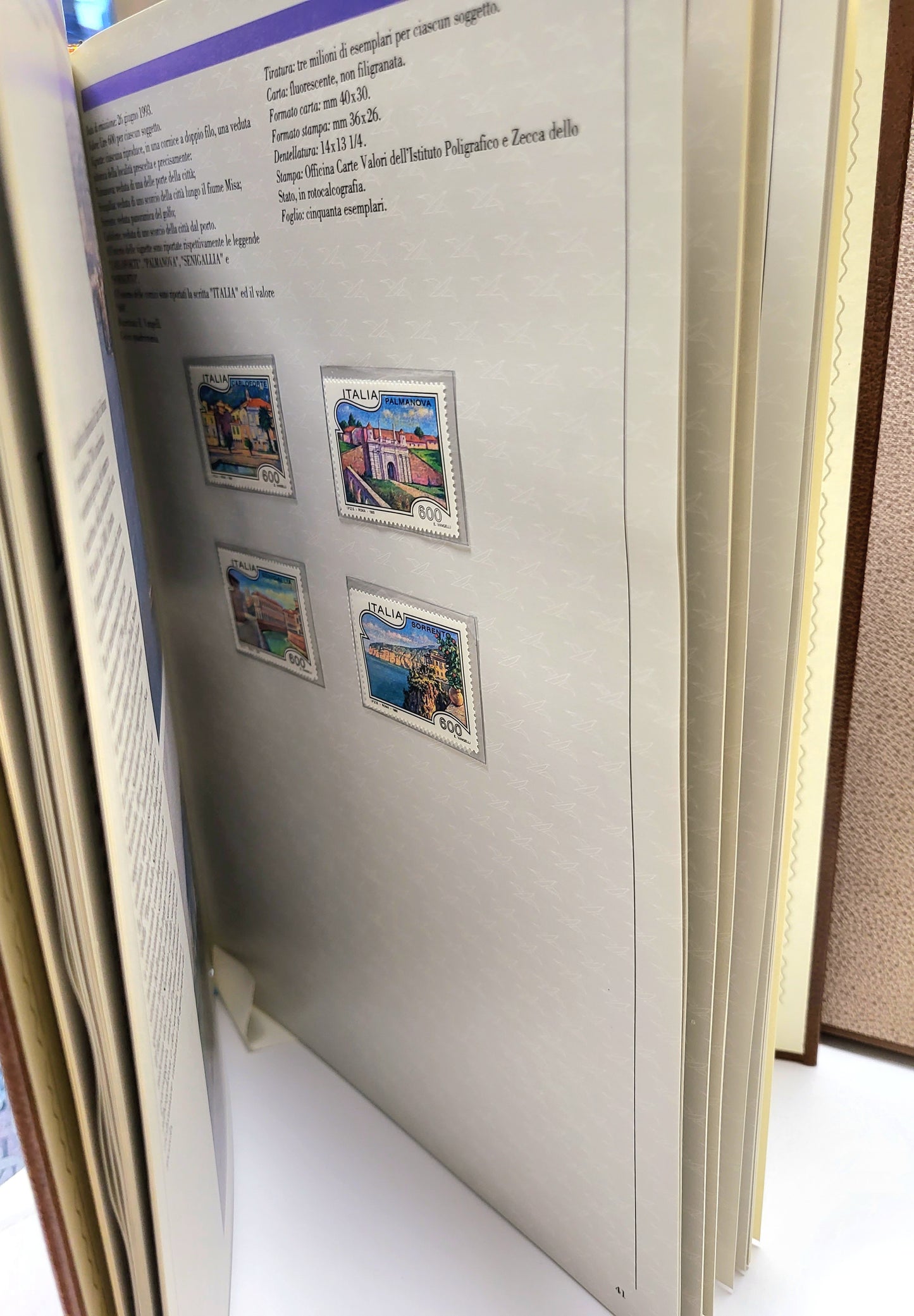 Libro dei francolli emesso dalle Poste Italiane anno 1993